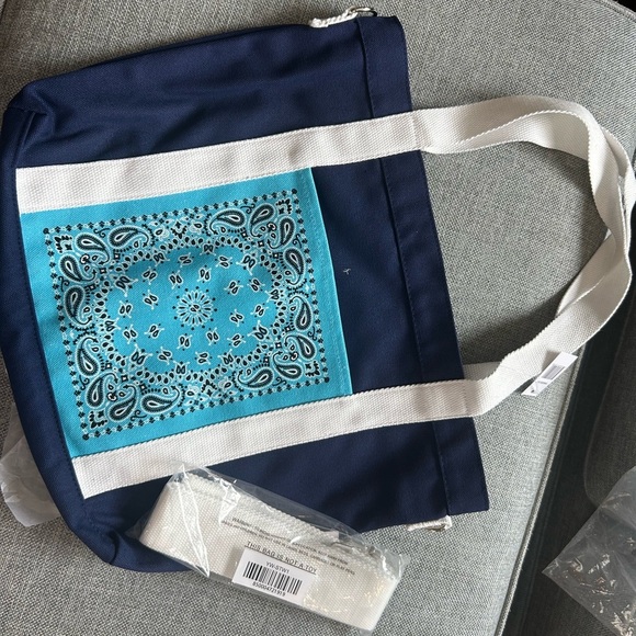 Blue Canvas Tote Bag with an External Pocket and additional crossbody strap - Picture 7 of 9